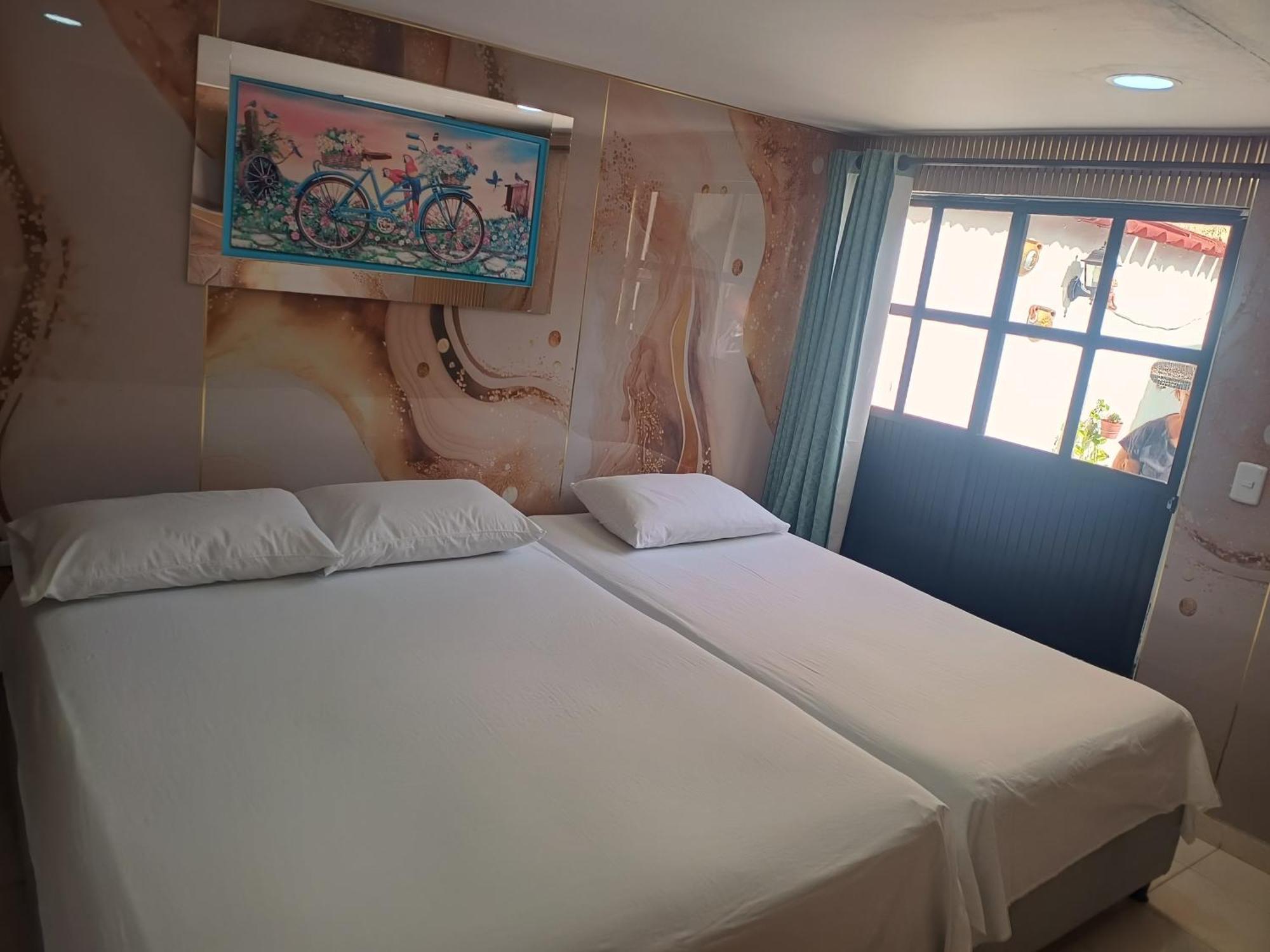 Hostal Dona Betty 2 — Fotos 1